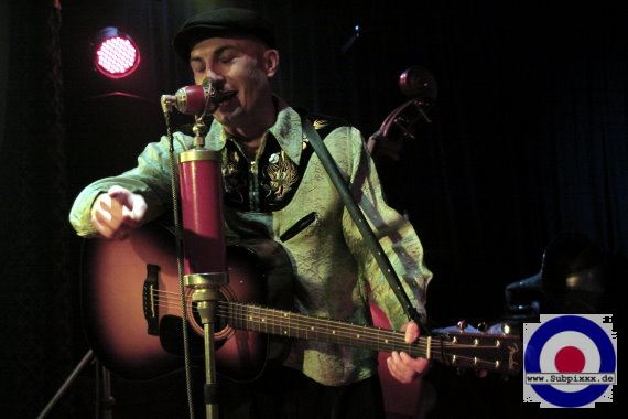 Ricky Rocket - The Phantomes (D) Rockabilly Explosion - McCormacks Ballroom, Leipzig 05. Maerz 2011 (4).JPG